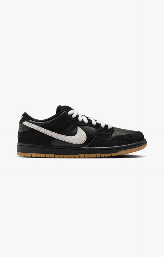 Nike SB Dunk Low Pro Shoe, Black/White/Gum/Light Brown